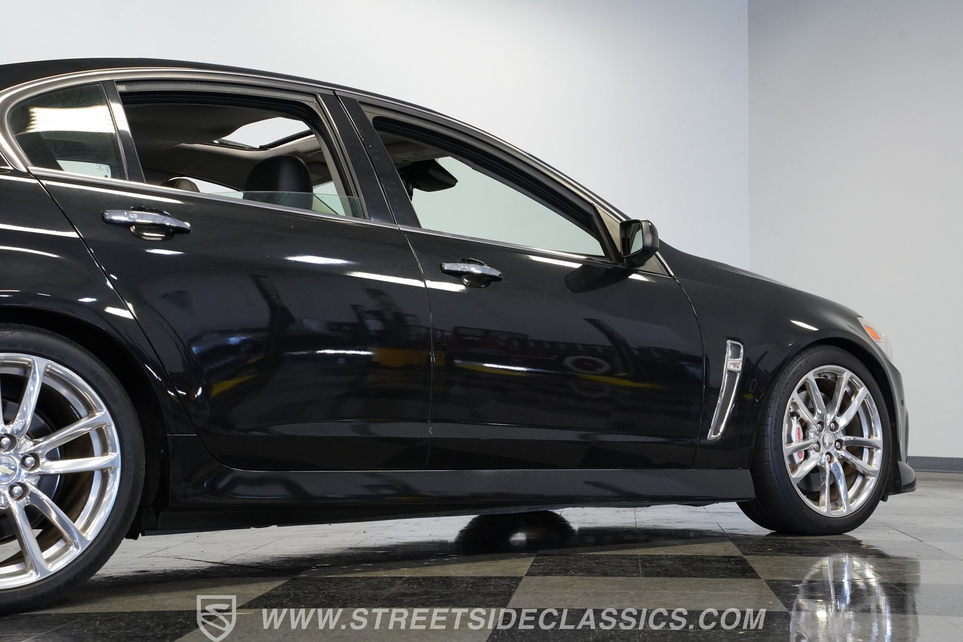 Used 2014 Chevrolet SS RWD image 29