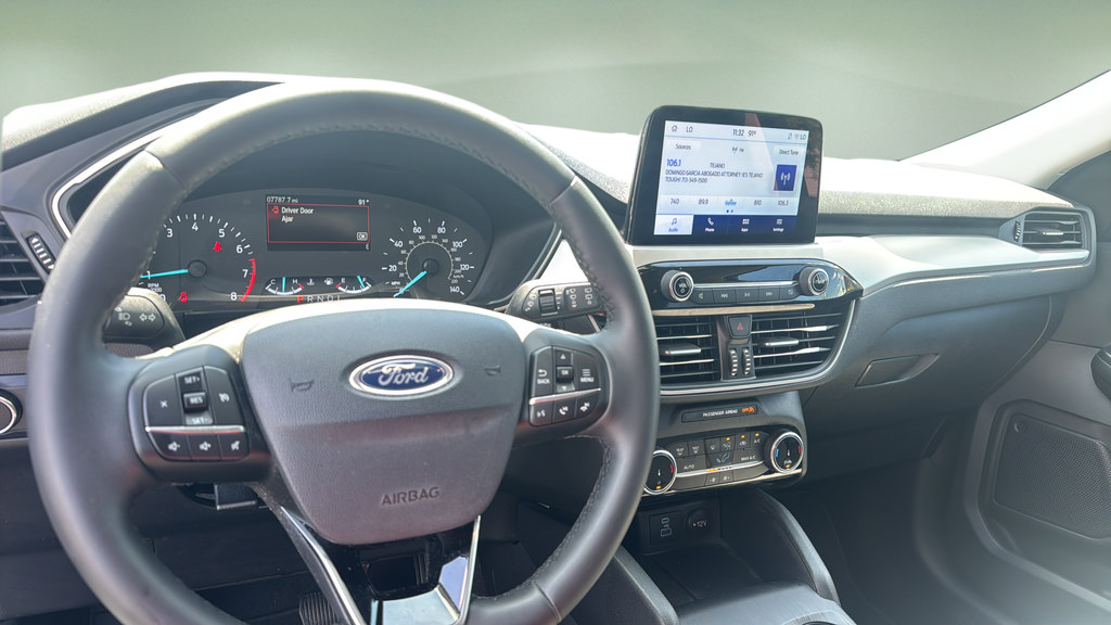 Used 2022 Ford Escape SE w/ SE Sport Appearance Package FWD image 17