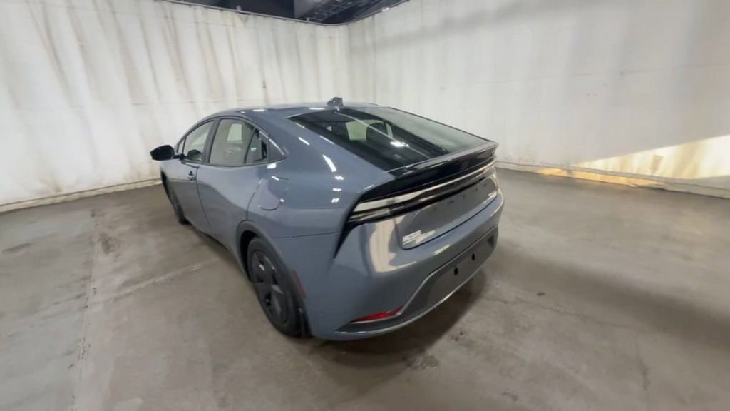Used 2025 Toyota Prius Plug-In Hybrid FWD image 3