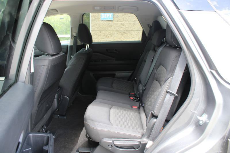Used 2023 Nissan Pathfinder SV FWD image 13