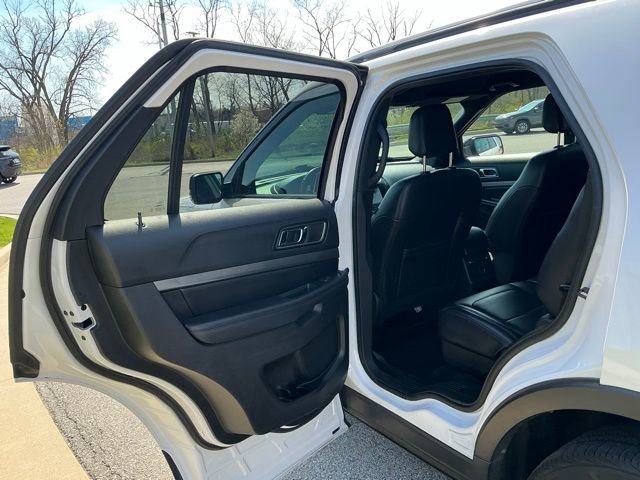 Used 2019 Ford Explorer XLT w/ Equipment Group 202A image 16
