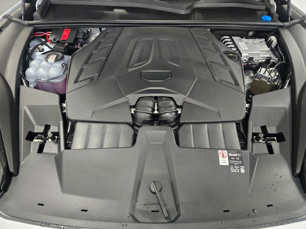 New 2026 Porsche Cayenne GTS image 11