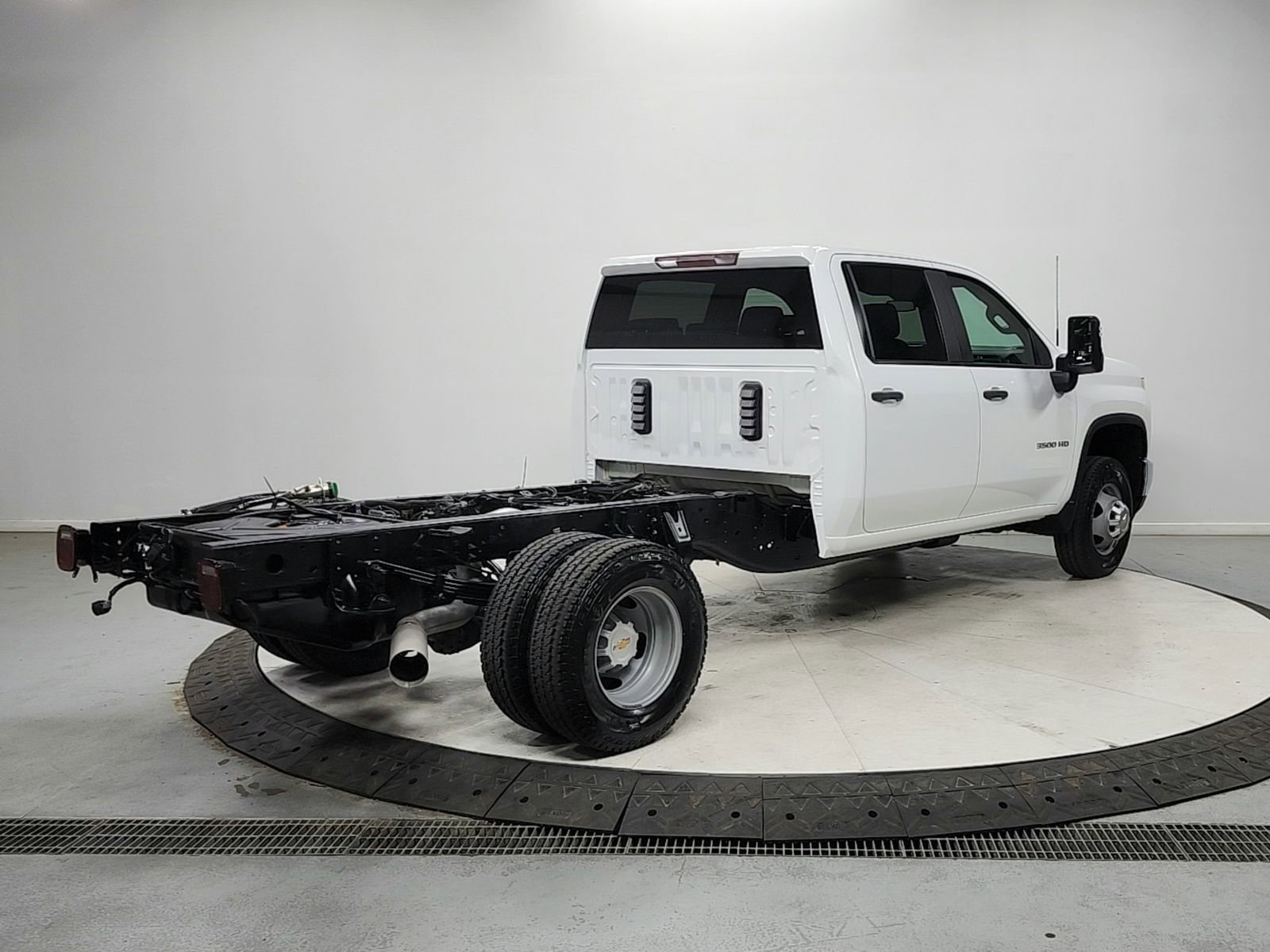 Used 2024 Chevrolet Silverado 3500 W/T w/ WT Convenience Package image 7