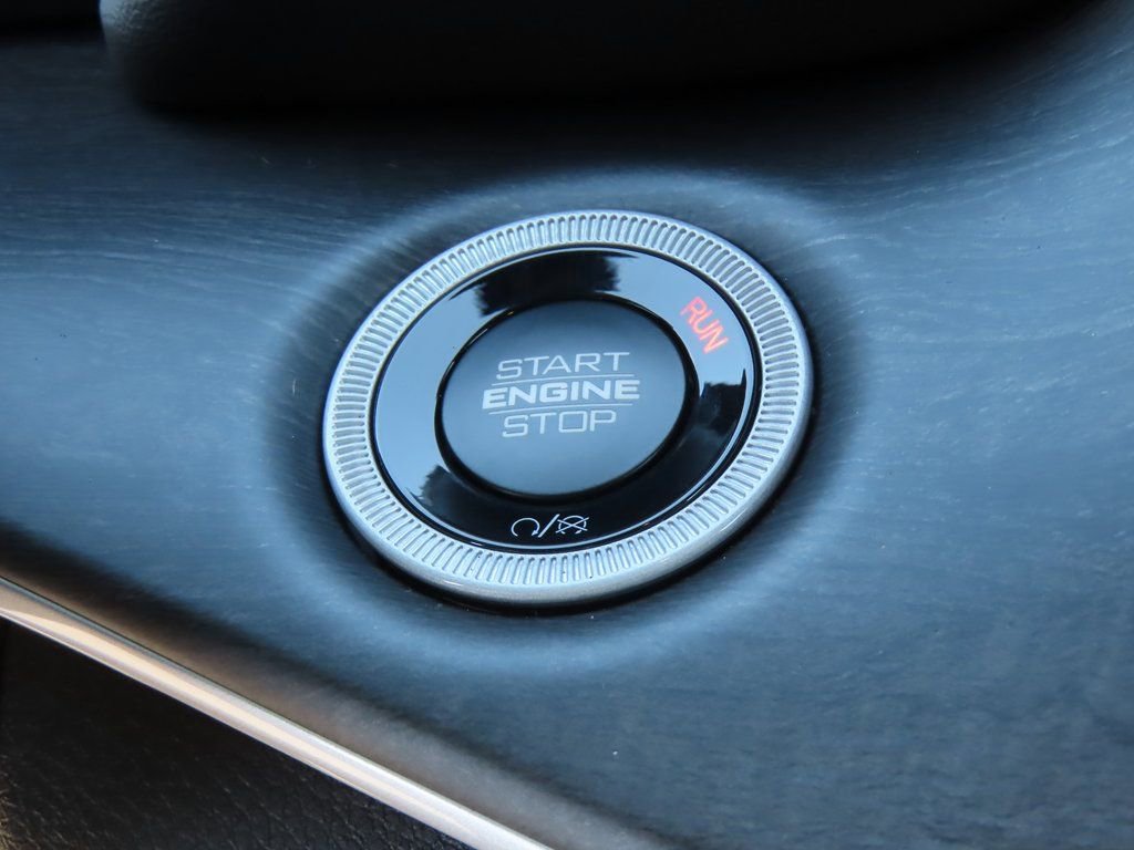 New 2025 Jeep Grand Cherokee Limited w/ Luxury Tech Group II image 14