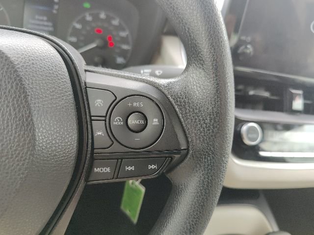 Used 2025 Toyota Corolla LE image 24