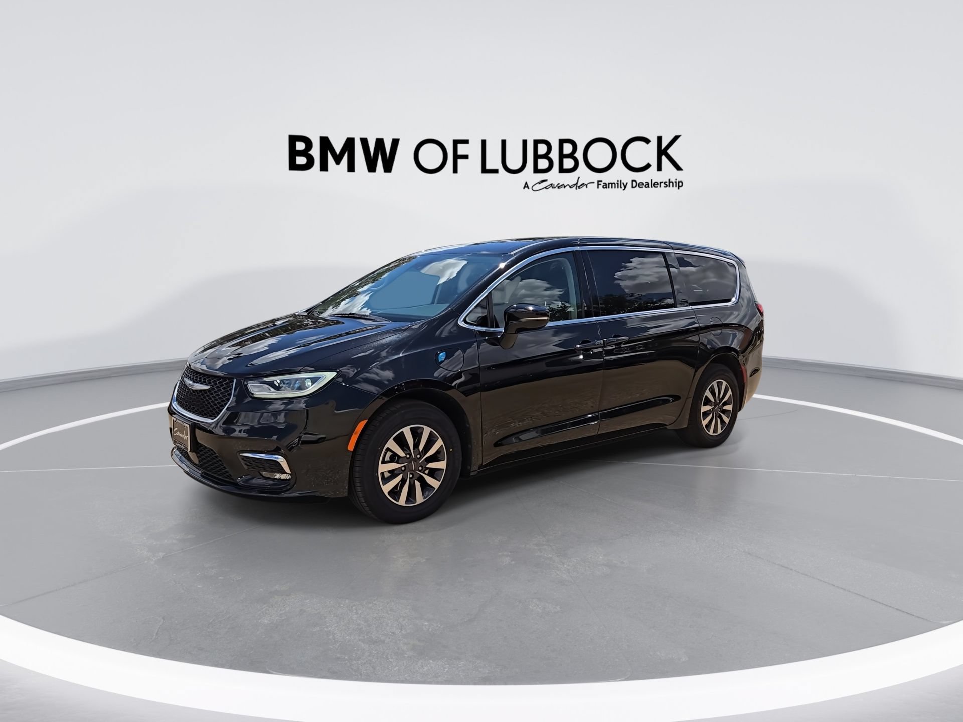 Used 2024 Chrysler Pacifica Limited FWD image 4