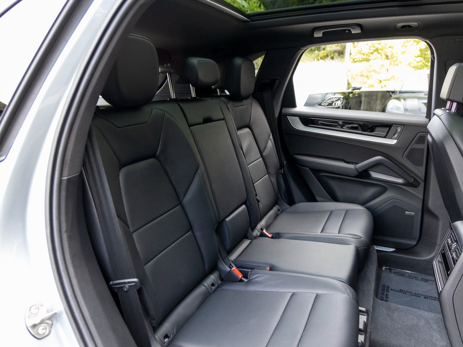 Certified 2025 Porsche Cayenne image 48