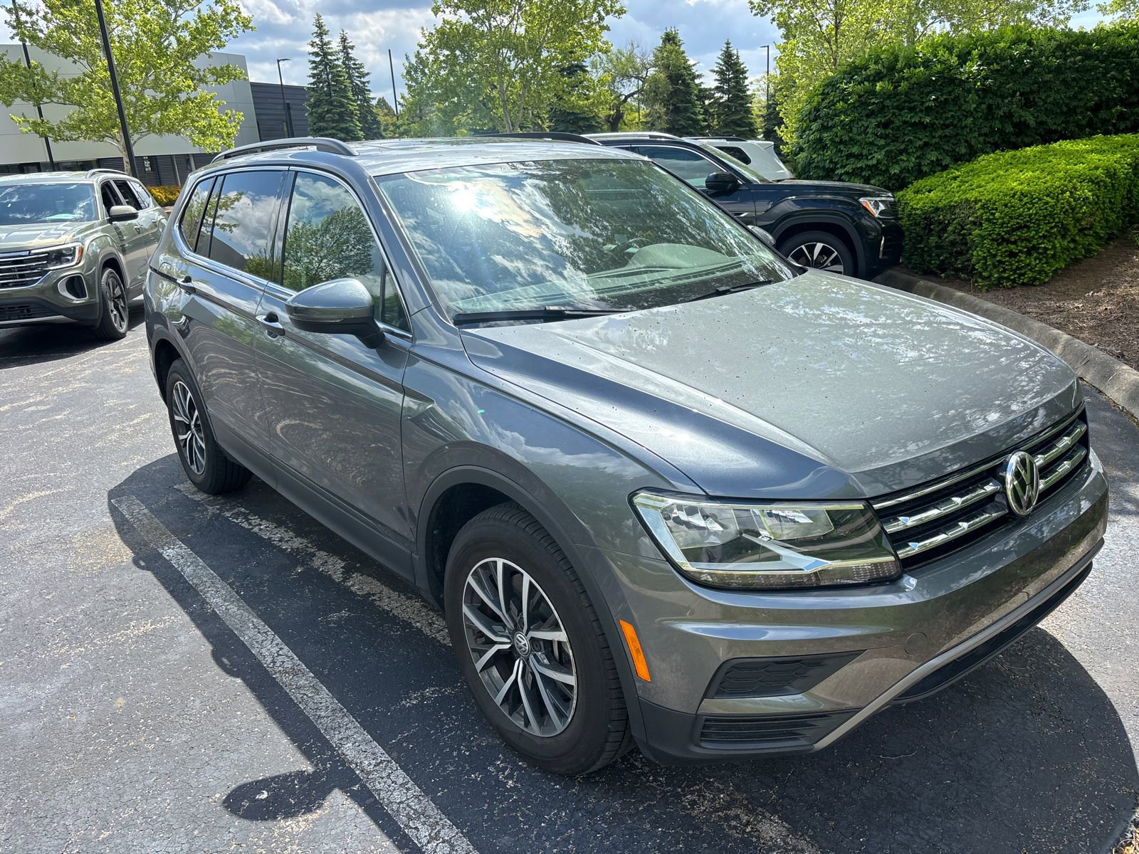 Used 2019 Volkswagen Tiguan SE AWD/4WD image 3