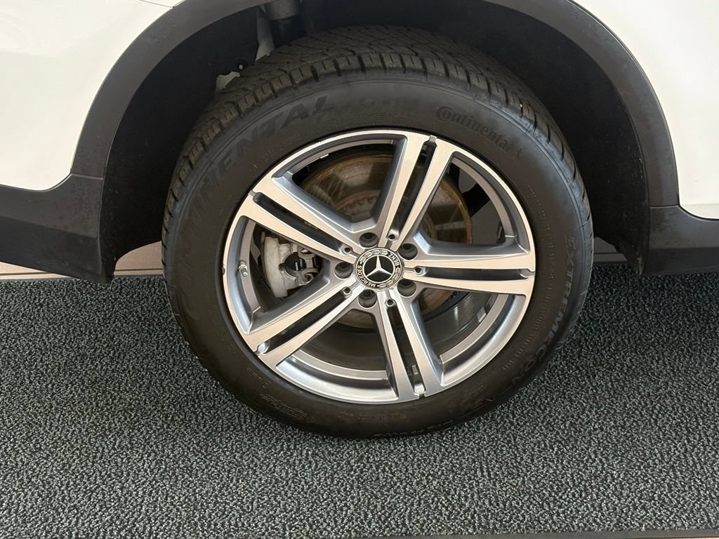 Used 2021 Mercedes-Benz GLC 300 4MATIC image 15