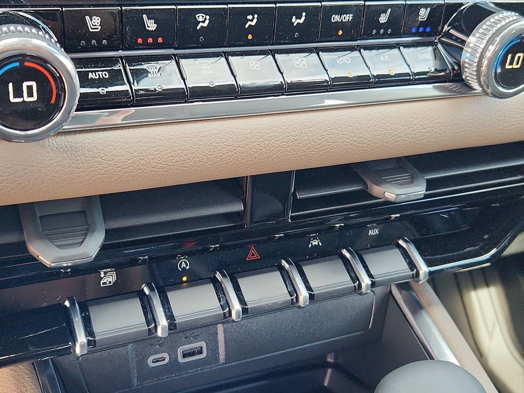 New 2026 GMC Canyon Denali AWD/4WD image 15