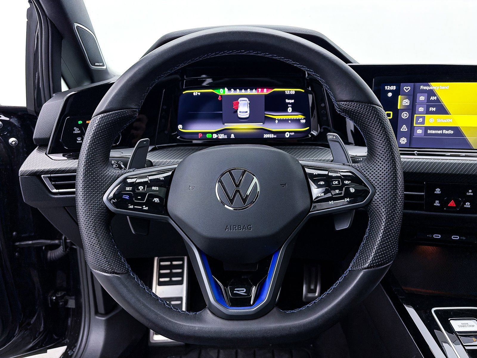 Used 2024 Volkswagen Golf R image 28