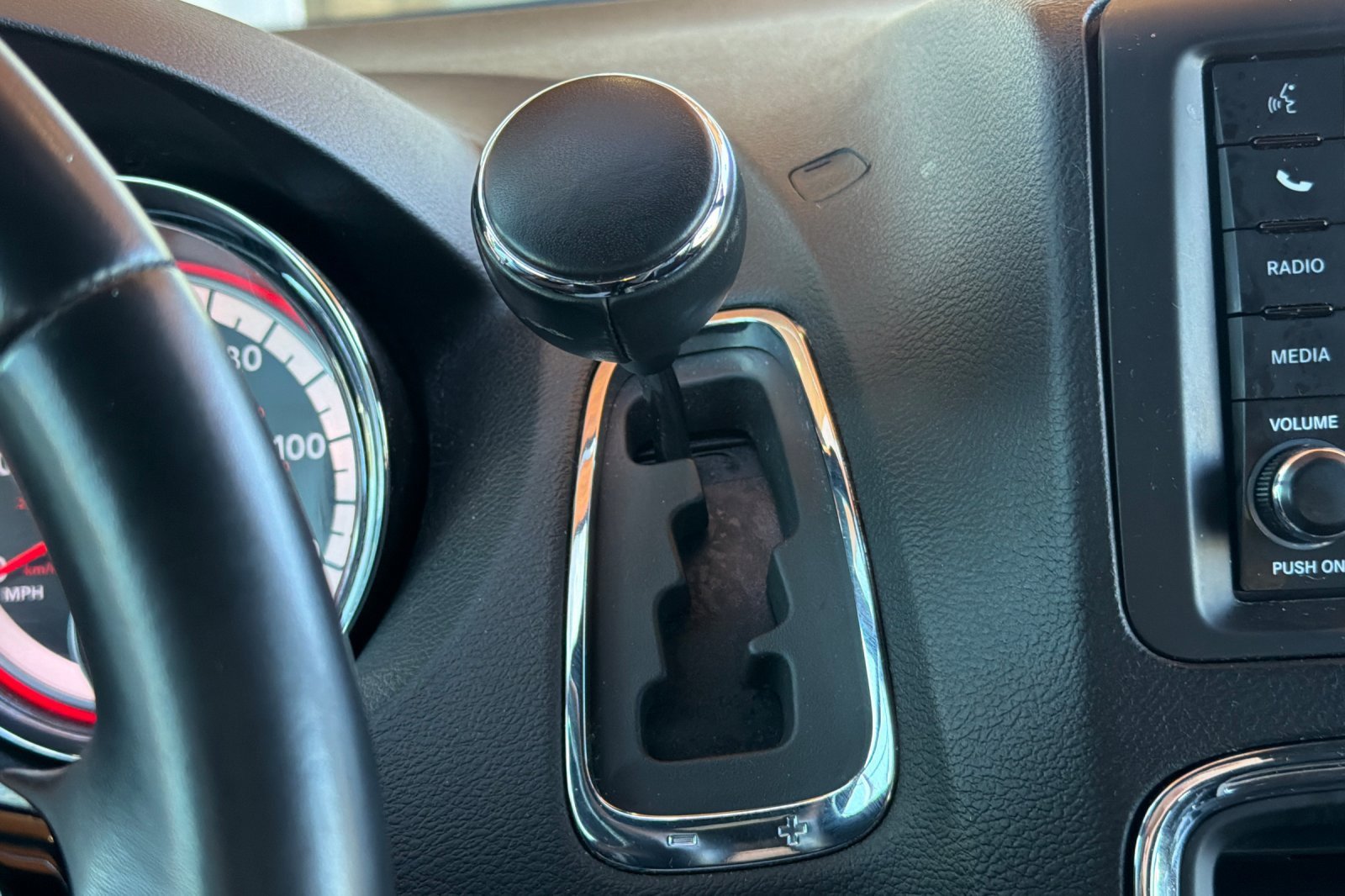 Used 2019 Dodge Grand Caravan SXT FWD image 23