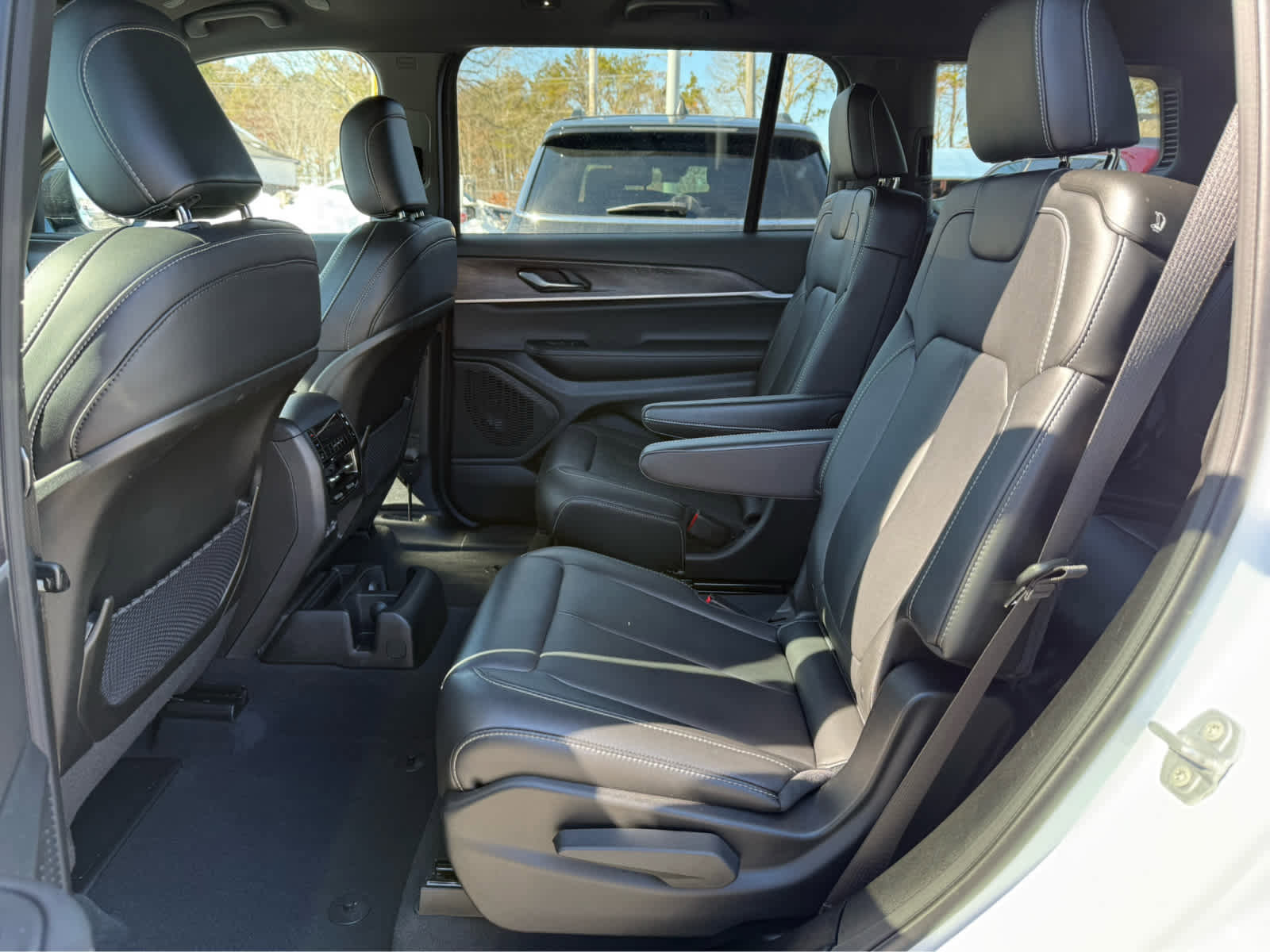 Used 2025 Jeep Grand Cherokee L Limited image 26