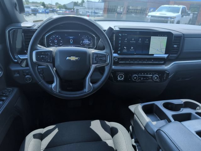 Used 2024 Chevrolet Silverado 1500 LT AWD/4WD image 2