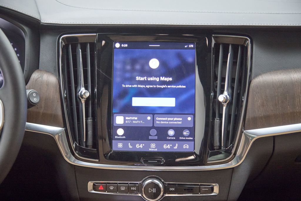 Certified 2025 Volvo V90 B6 Cross Country Ultra AWD/4WD image 27
