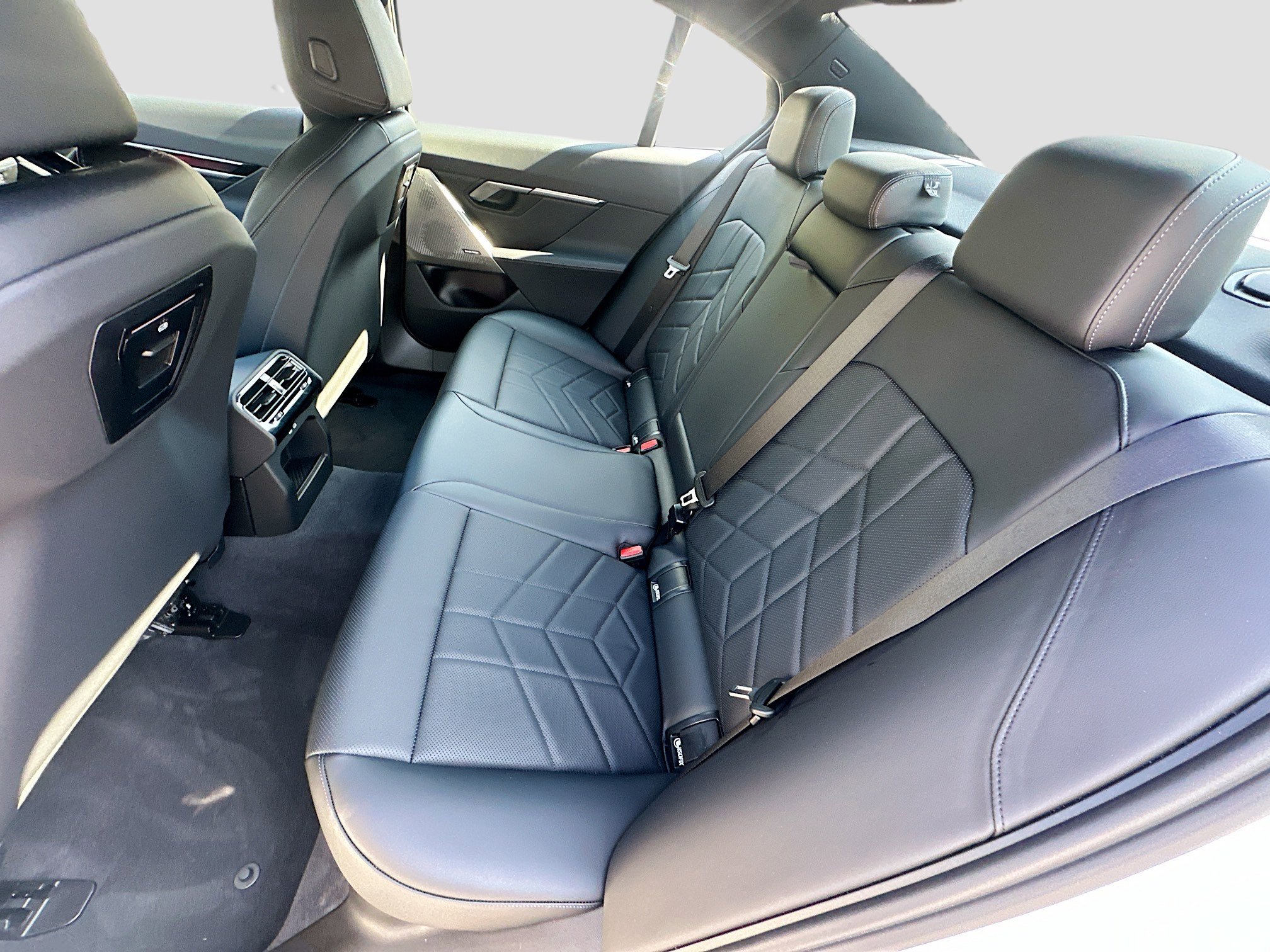 Used 2025 BMW i5 eDrive40i w/ Premium Package image 26