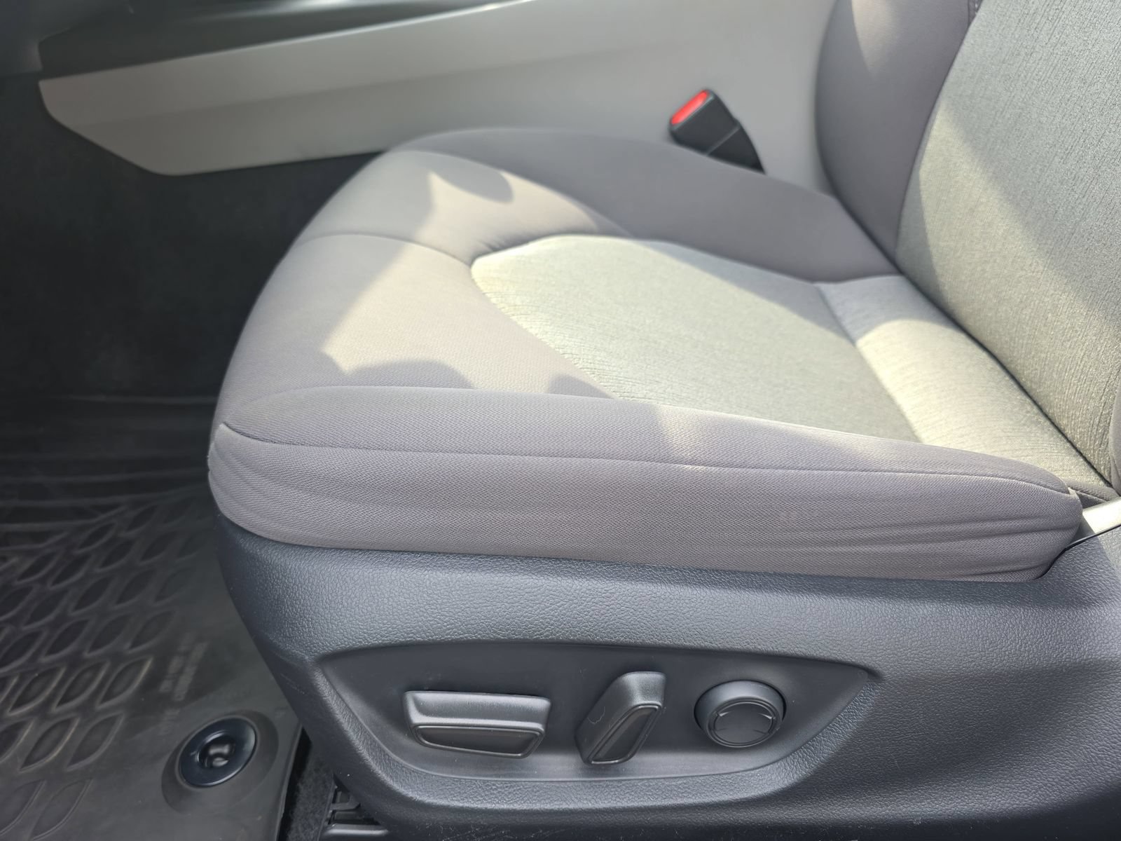 Used 2023 Toyota Camry LE FWD image 27