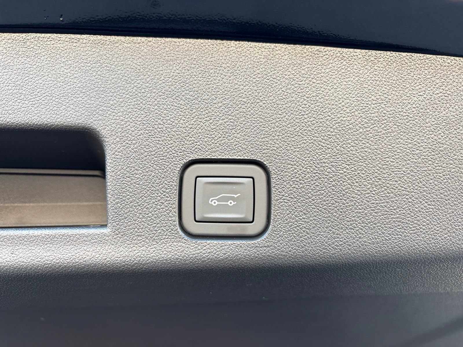 New 2027 Chevrolet Traverse RS FWD image 22