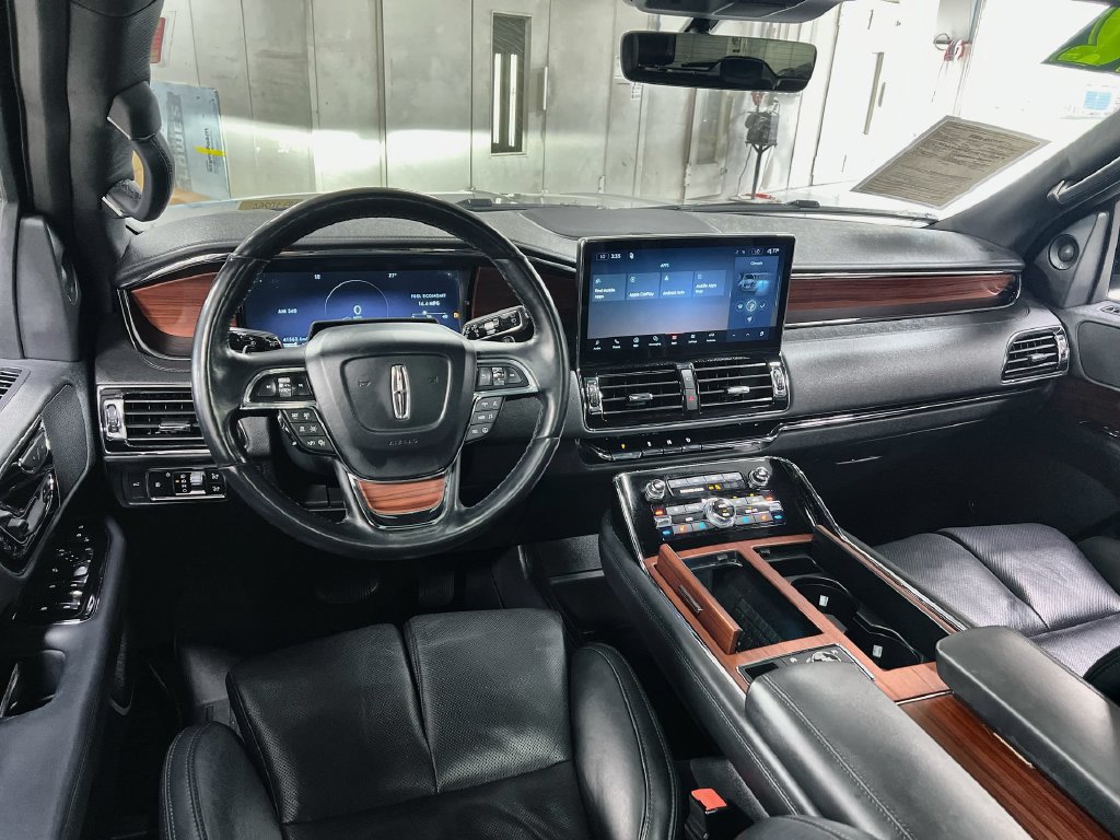 Used 2022 Lincoln Navigator Reserve RWD image 18