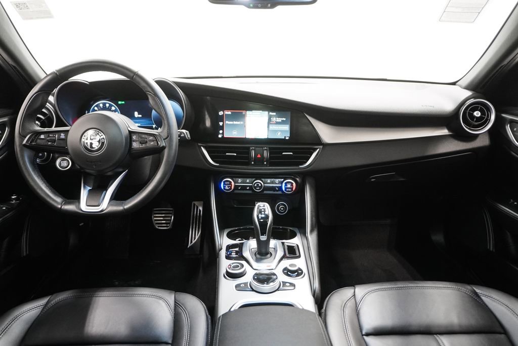 Used 2024 Alfa Romeo Giulia Ti image 9