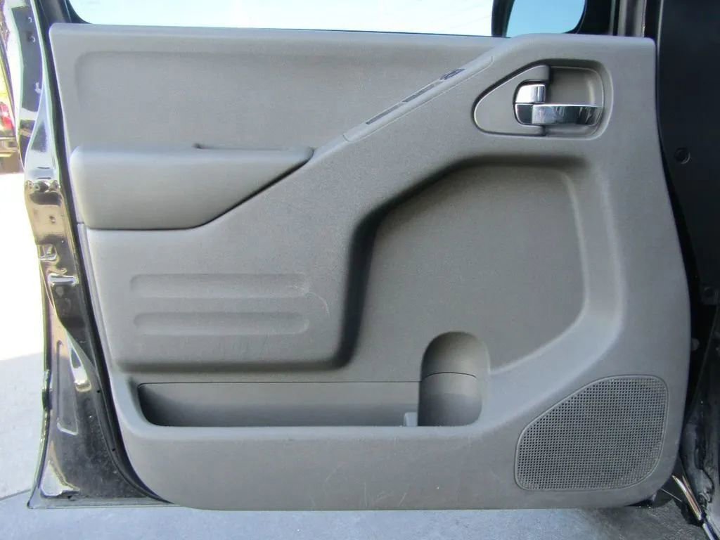 Used 2016 Nissan Frontier Desert Runner image 34