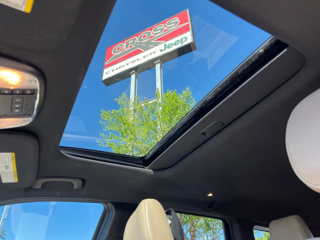 Used 2016 Jeep Grand Cherokee Laredo 75th Anniversary AWD/4WD image 28