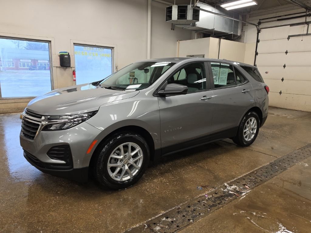 Certified 2023 Chevrolet Equinox LS FWD image 2