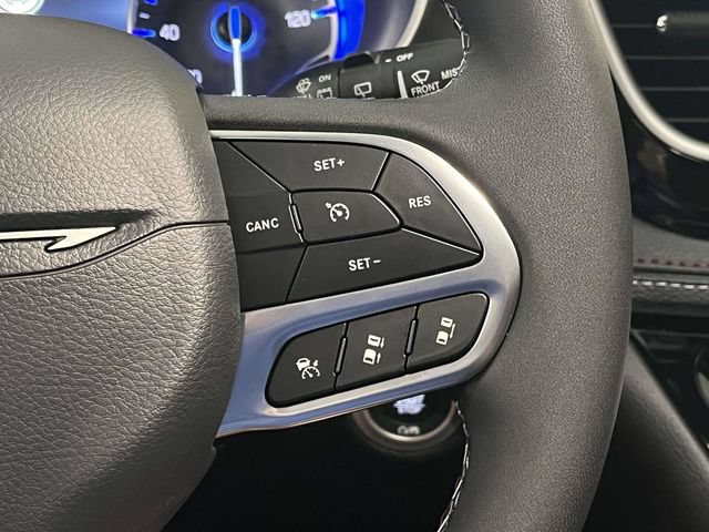 New 2027 Chrysler Pacifica Select FWD image 21