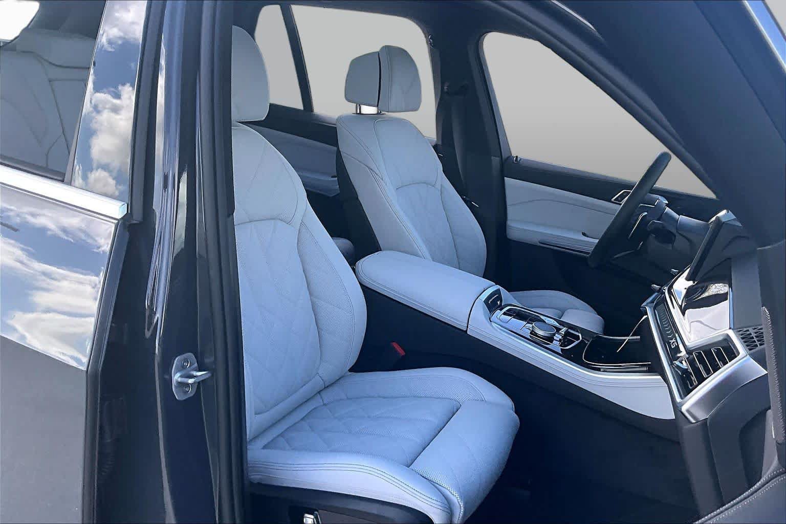 Used 2026 BMW X5 sDrive40i w/ Climate Comfort Package RWD image 8