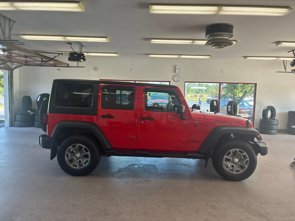Used 2017 Jeep Wrangler Unlimited Rubicon w/ Cold Weather Group AWD/4WD image 37