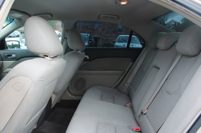 Used 2010 Ford Fusion SE FWD image 27