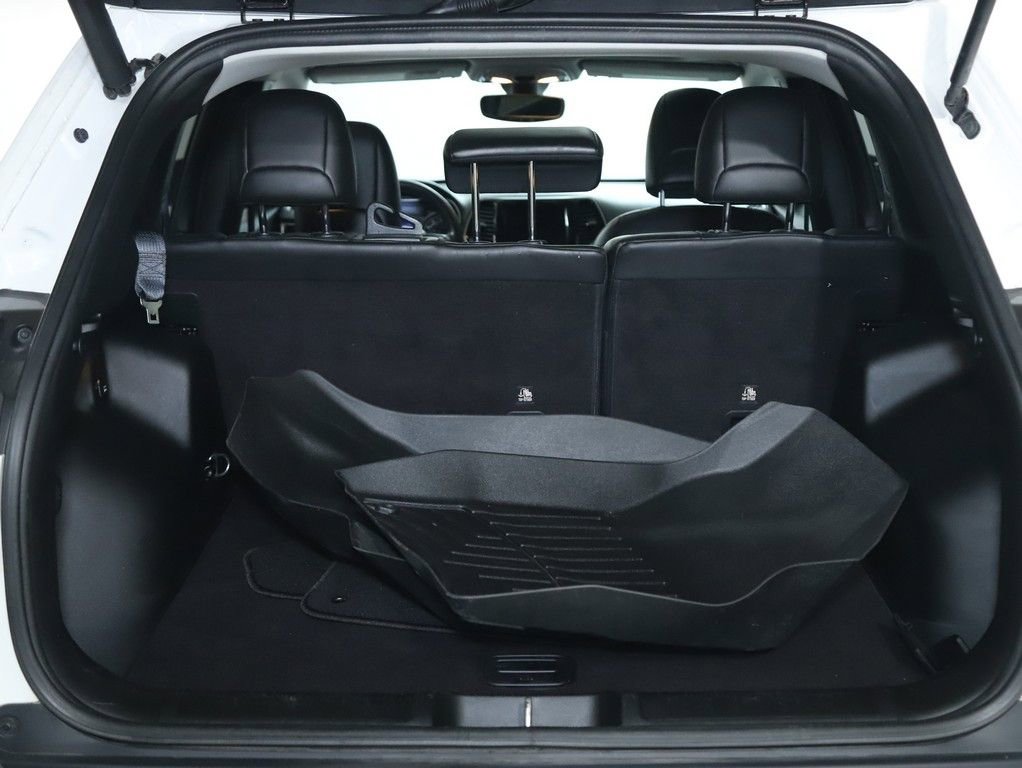 Used 2019 Jeep Cherokee Limited image 31