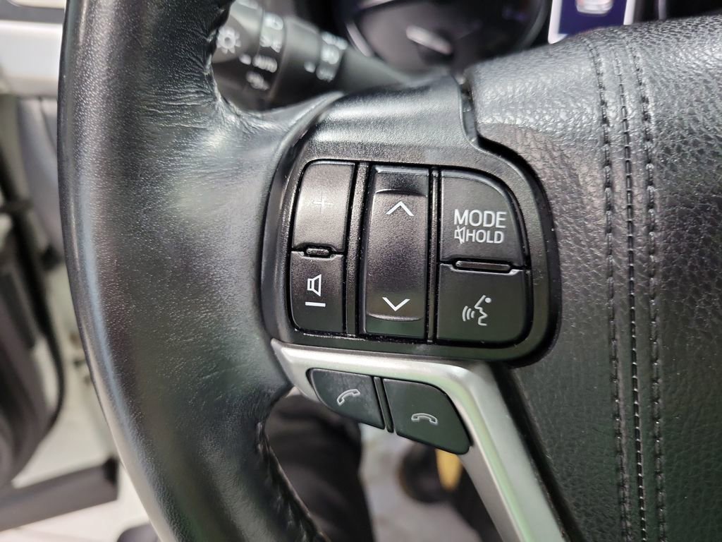 Used 2019 Toyota Highlander XLE image 34