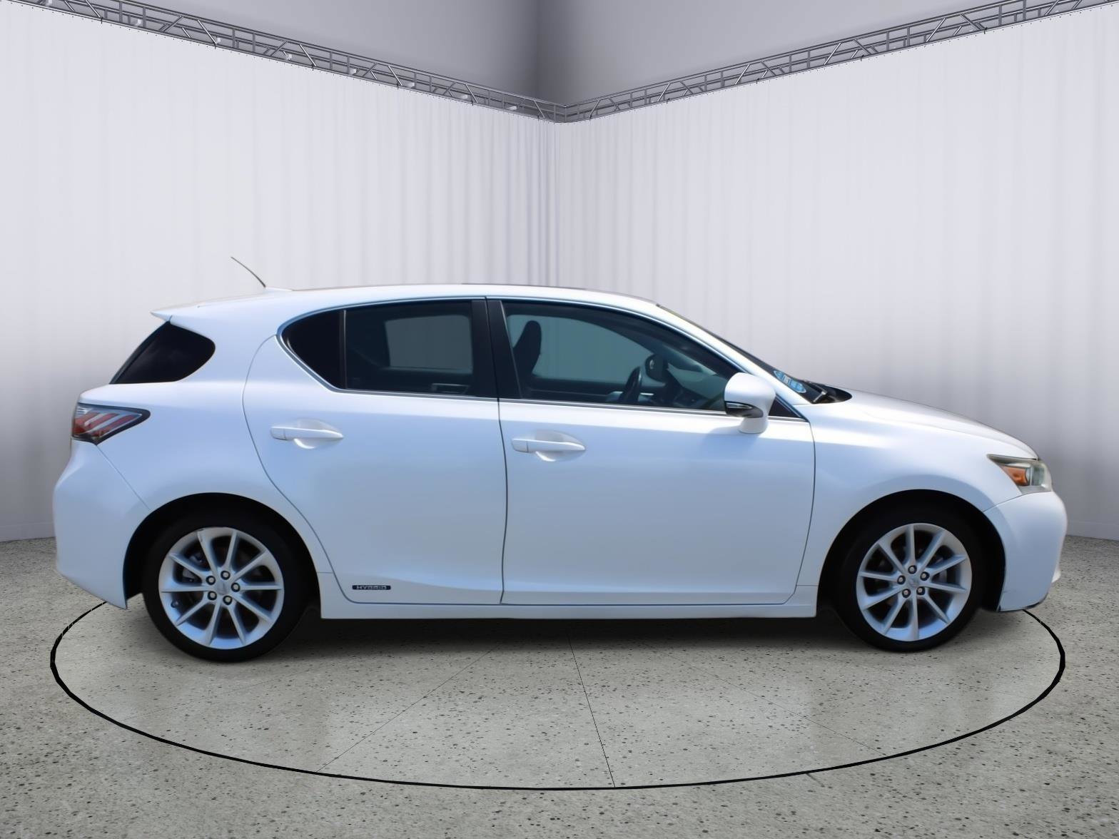 Used 2013 Lexus CT 200h w/ Premium Pkg w/Backup Camera image 9