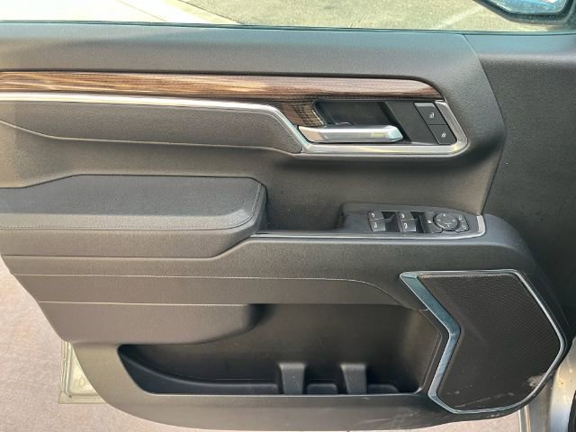 Used 2025 Chevrolet Silverado 1500 LT AWD/4WD image 12