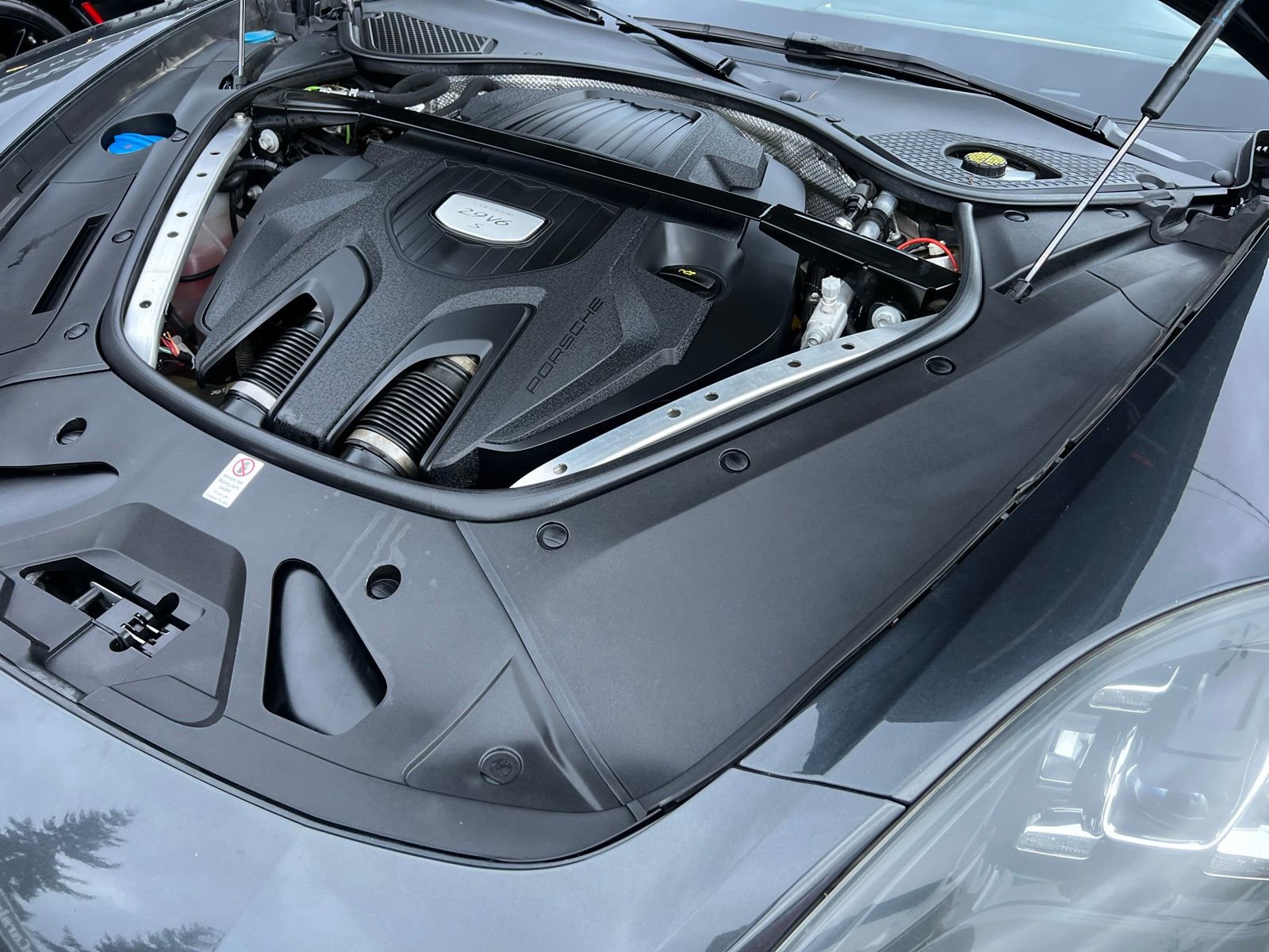 Used 2019 Porsche Panamera 4S image 17