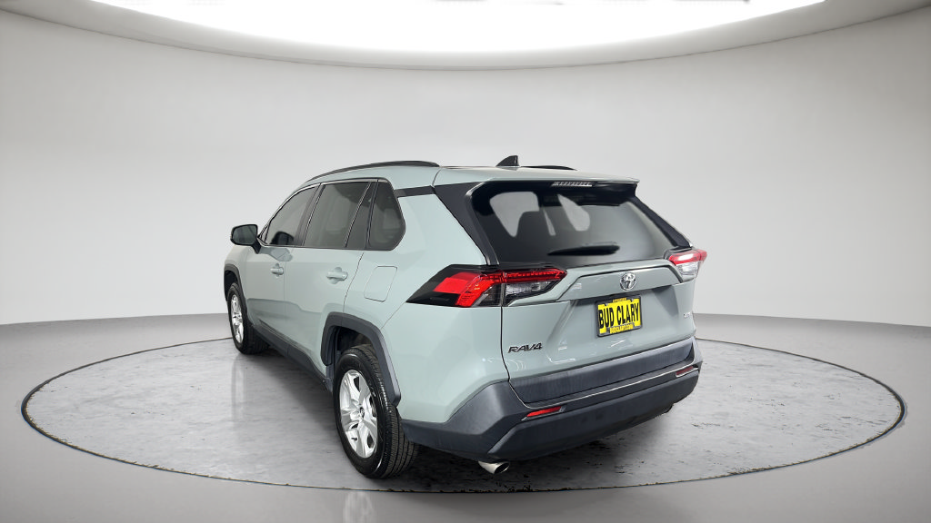 Used 2020 Toyota RAV4 XLE w/ Convenience Package FWD image 11