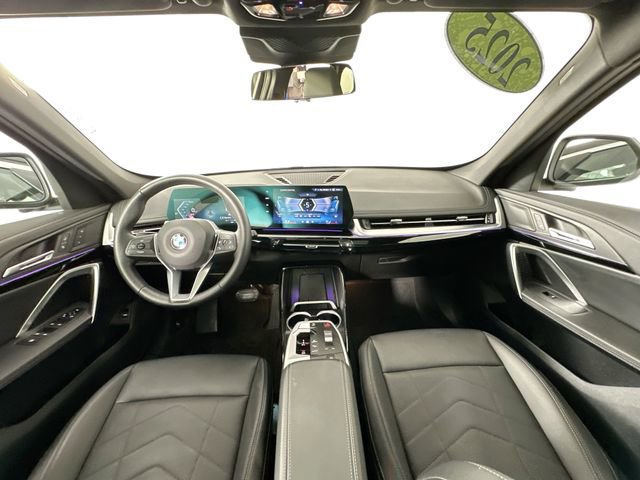 Used 2025 BMW X1 xDrive28i image 3