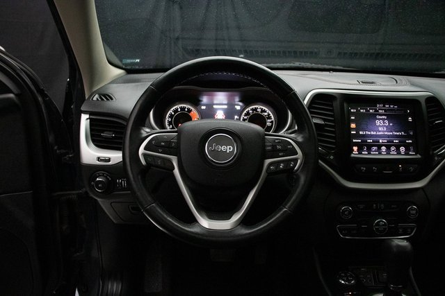 Used 2016 Jeep Cherokee Trailhawk w/ Comfort/Convenience Group image 23