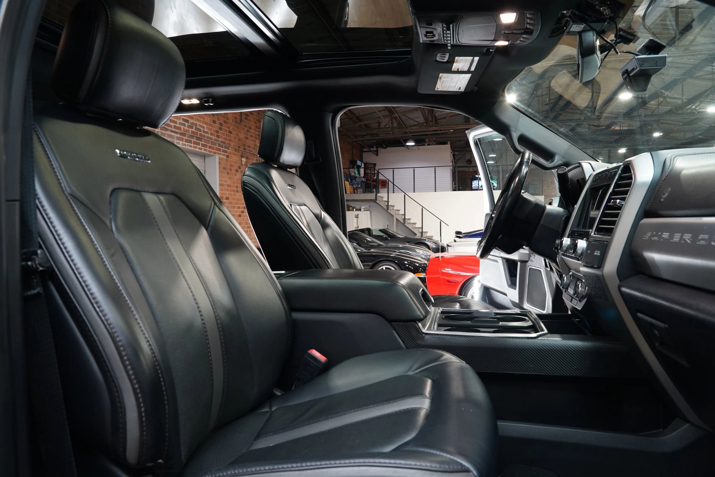 Used 2020 Ford F350 Platinum w/ FX4 Off-Road Package image 44