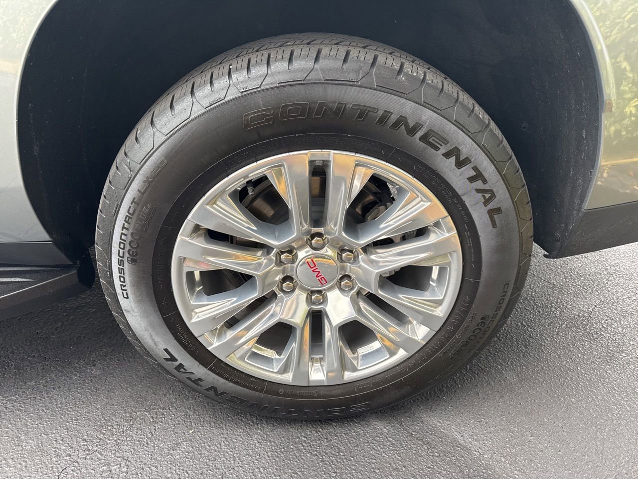 Used 2025 GMC Yukon XL Denali image 12