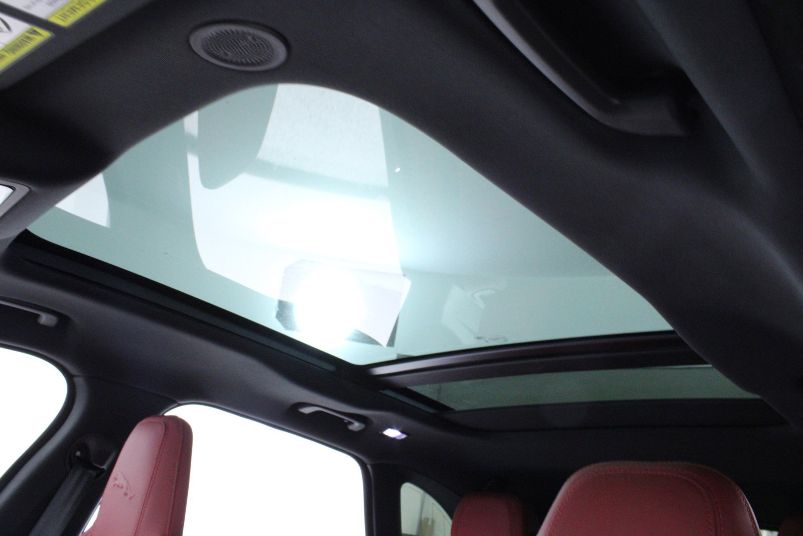 New 2025 Jaguar F-PACE R-Dynamic S image 23