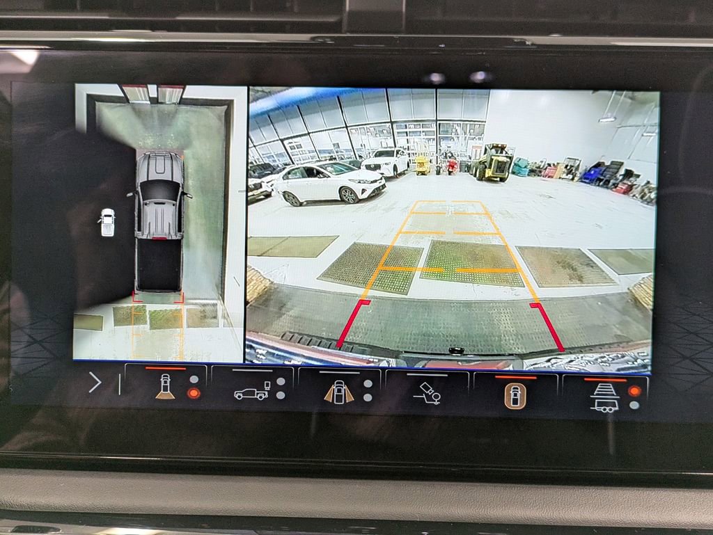 Used 2025 GMC Sierra 2500 AT4X image 14