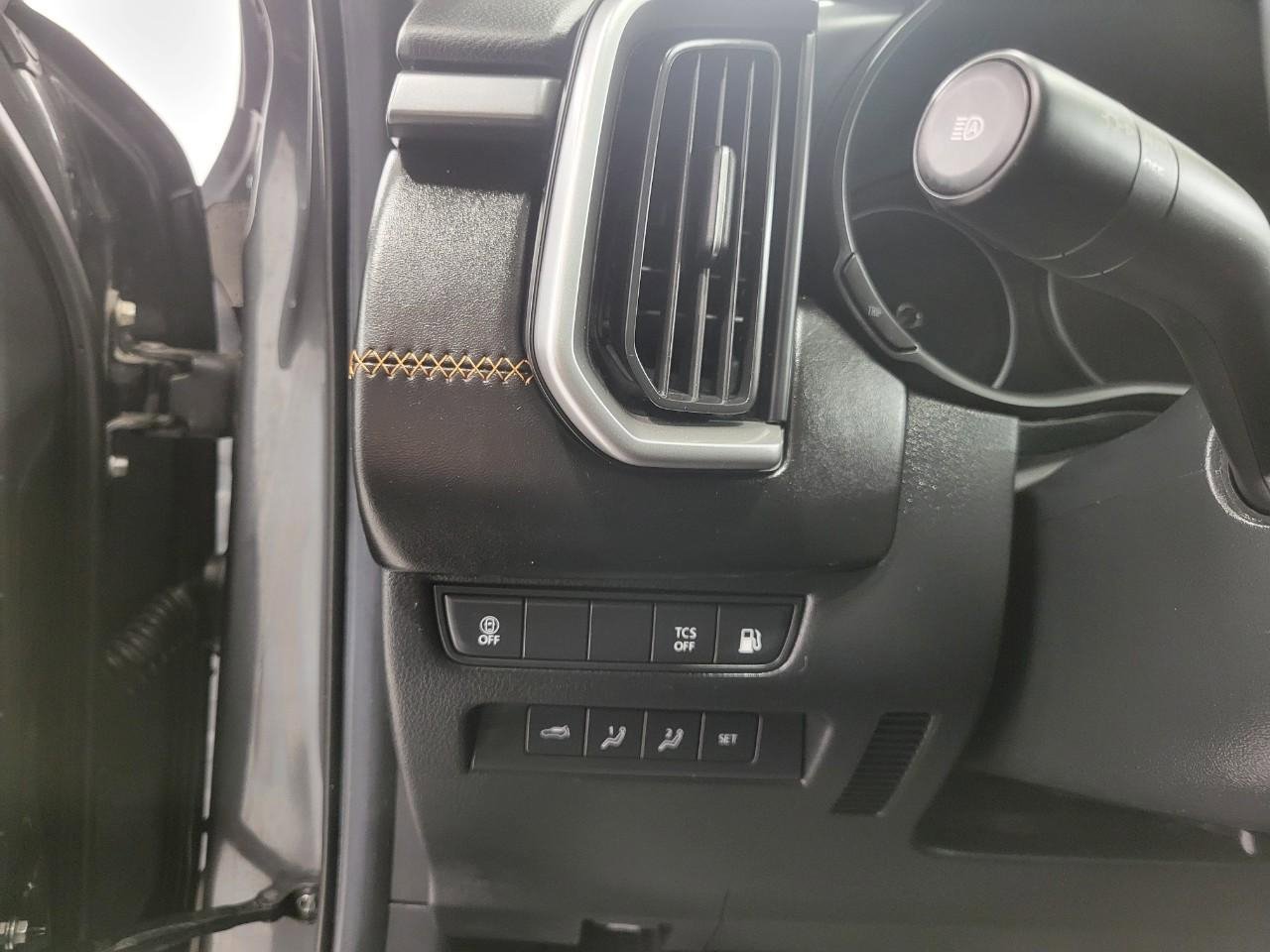 Used 2025 MAZDA CX-50 AWD 2.5 Hybrid w/ Premium Pkg image 10