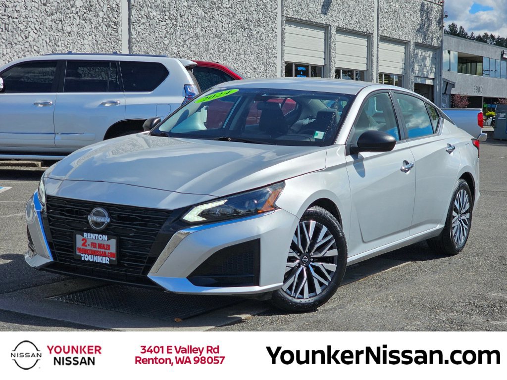 Used 2024 Nissan Altima 2.5 SV FWD image 1