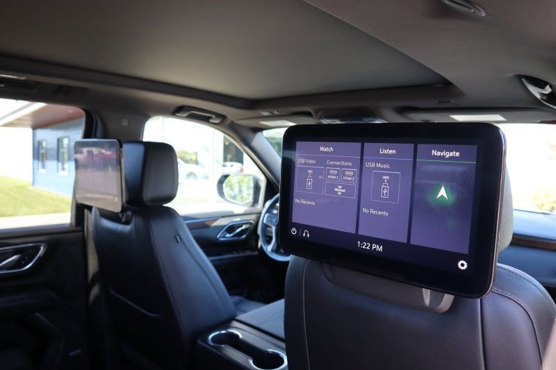 Used 2021 Chevrolet Suburban High Country w/ Premium Package image 15