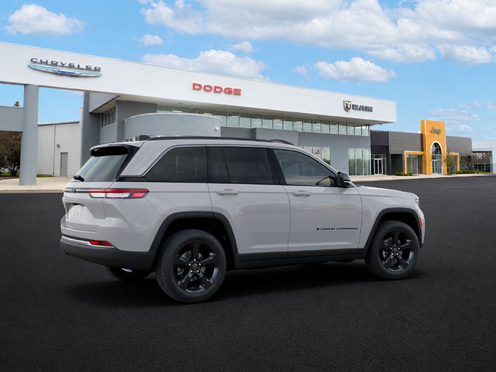 New 2027 Jeep Grand Cherokee Limited AWD/4WD image 4
