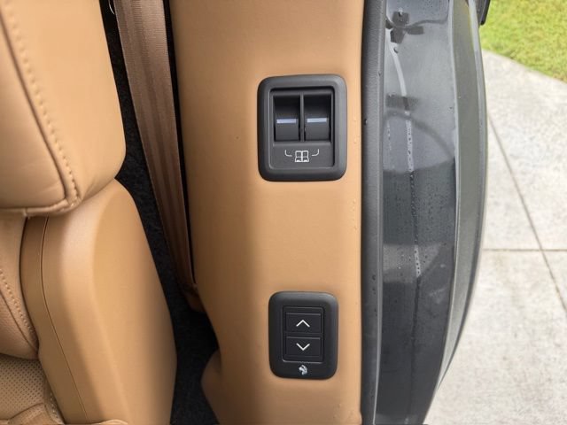 Used 2023 Land Rover Range Rover Long Wheelbase SE AWD/4WD image 22