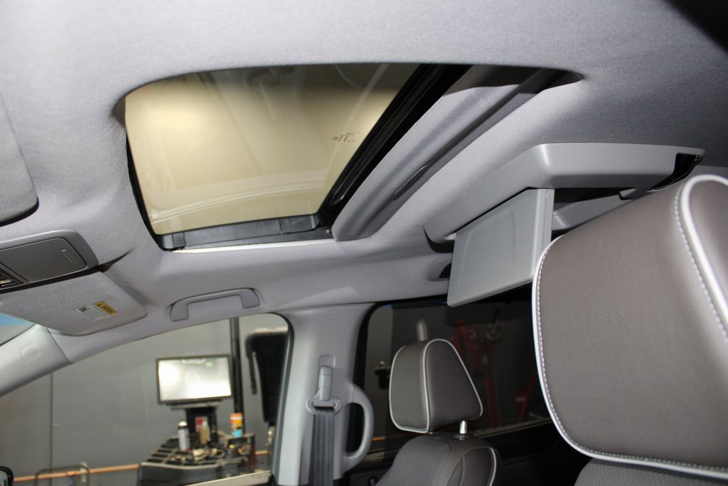 Used 2023 Honda Odyssey Elite image 49