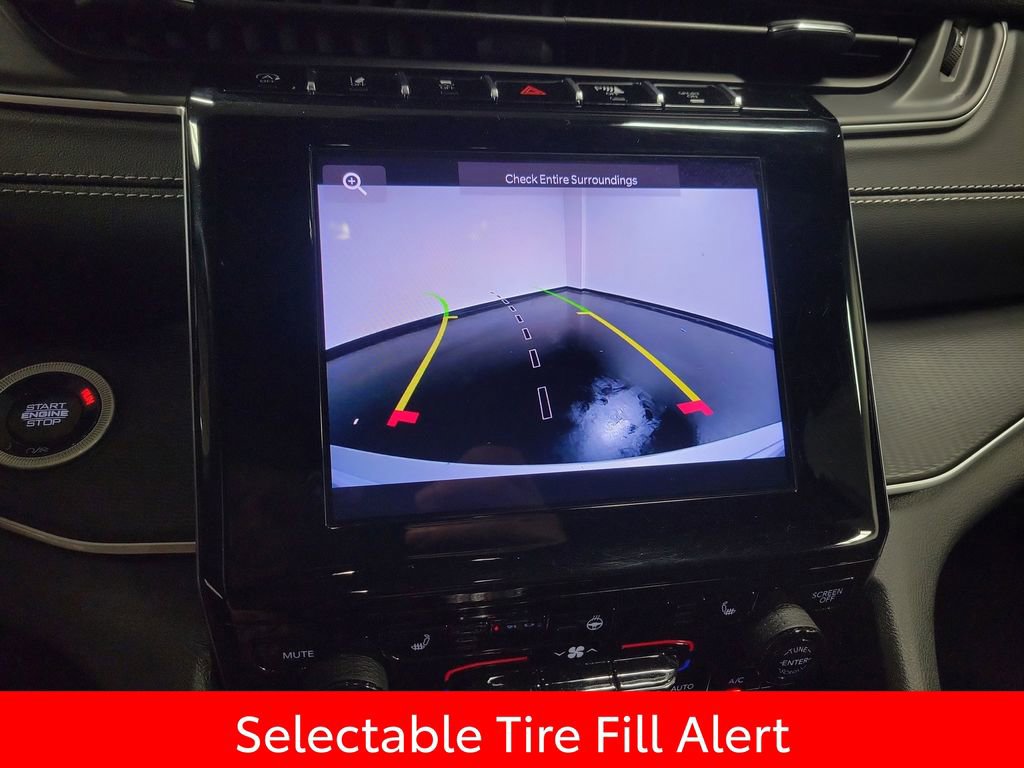 Used 2025 Jeep Grand Cherokee Altitude AWD/4WD image 16